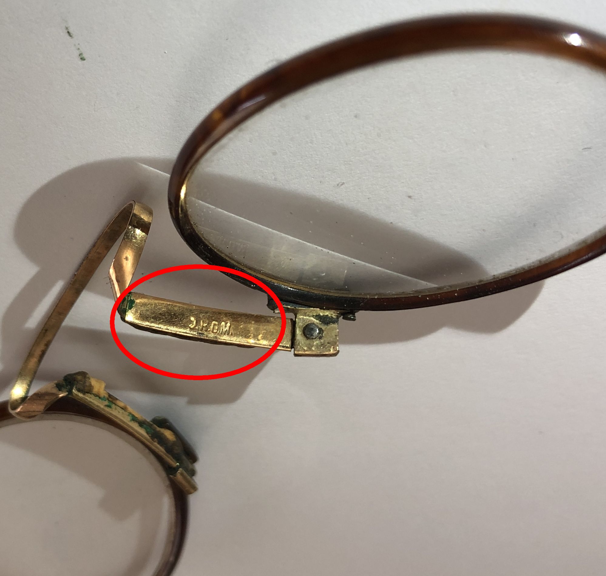 Delicious Isaac Mouthpiece ochelari pince-nez DRGM Germania, anii 30-40, din aur de 9k, etui Optak din  aluminiu – kolectionarul.ro