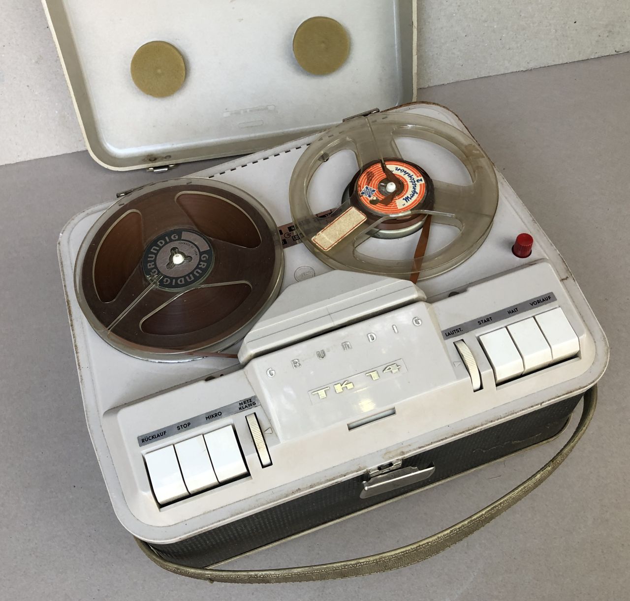 Grundig TK 14, magnetofon tip valiza, anii 70, Germania Federala